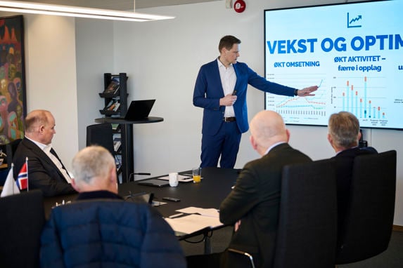 Harald Solberg presenterer funnene i konjunkturrapporten 2023